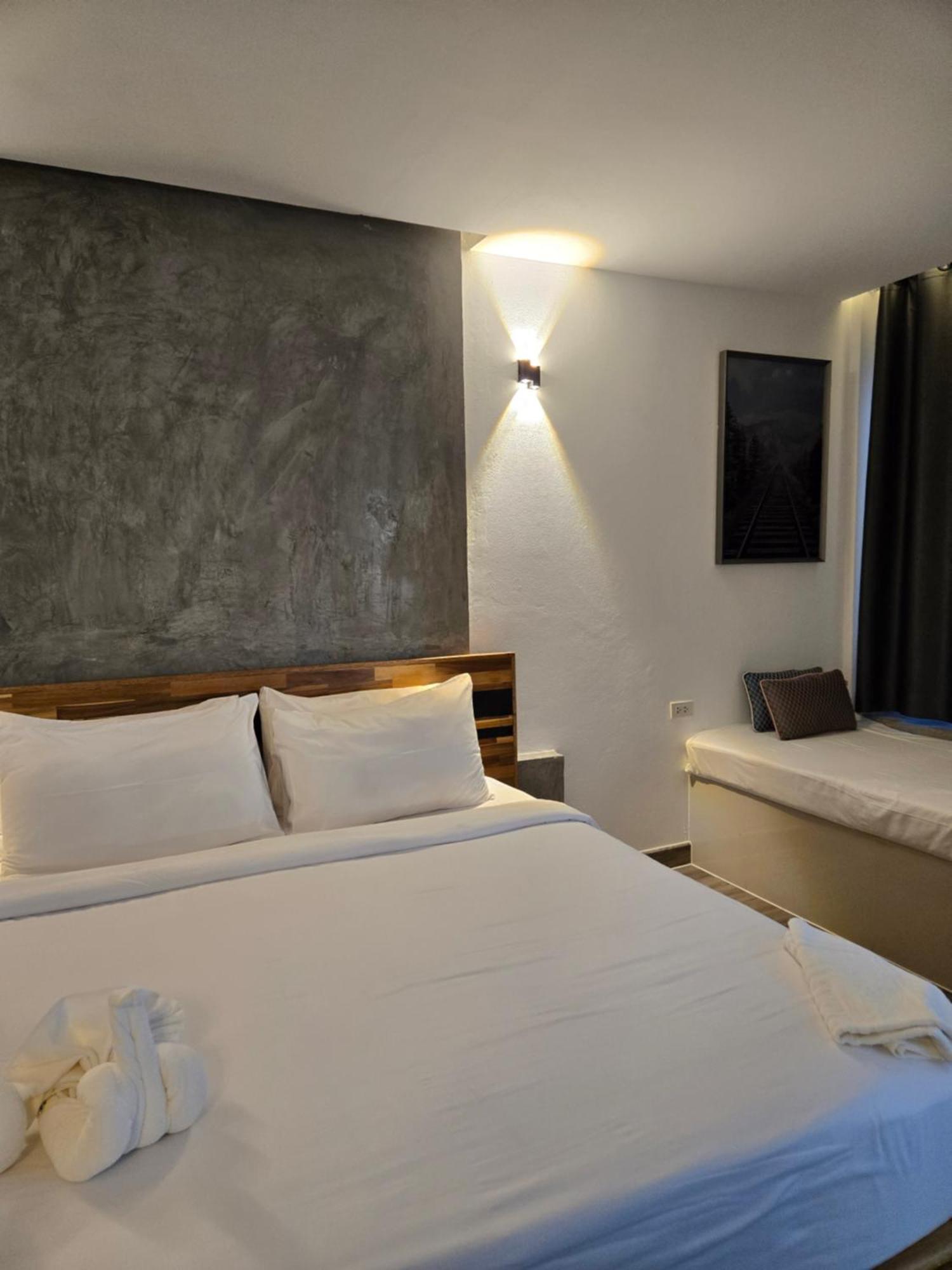 Tt Naiyang Beach Phuket Nai Yang Beach Exterior foto